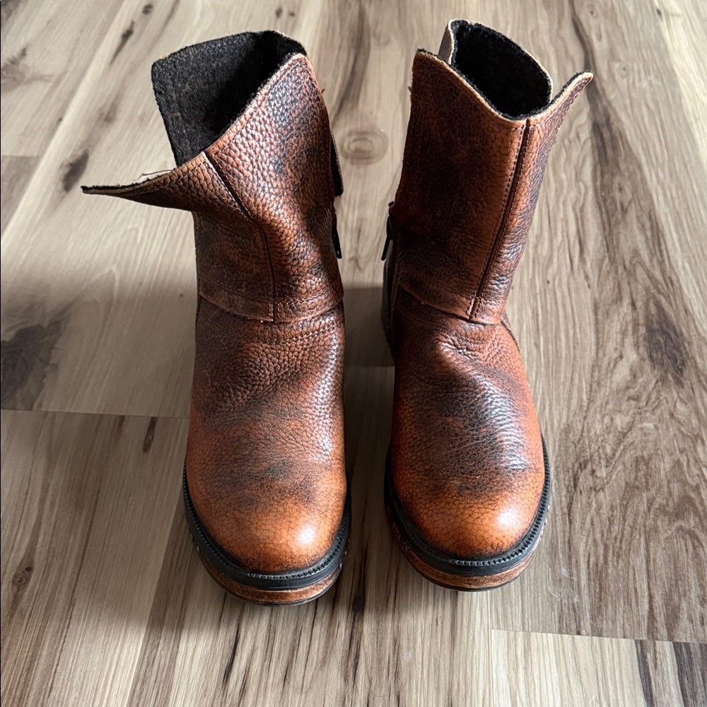 Women’s CAT (Caterpillar)Brown Leather Boots